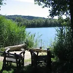 & Restaurant Karpfen ホテル Illmensee