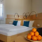 ホテル & Restaurant Karpfen Illmensee